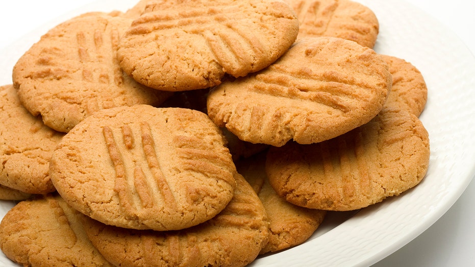 Peanut Butter Cookies in a bowl